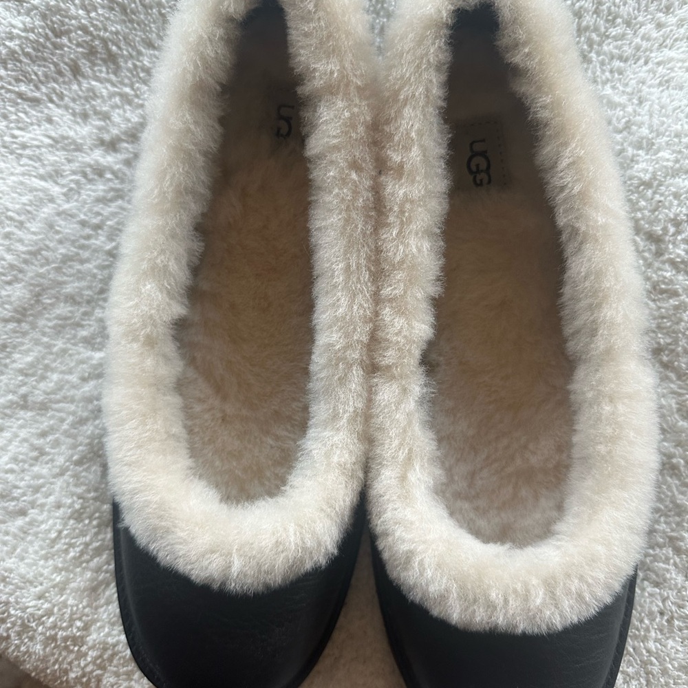 UGG Women's Zora Black Leather Ballet Flat